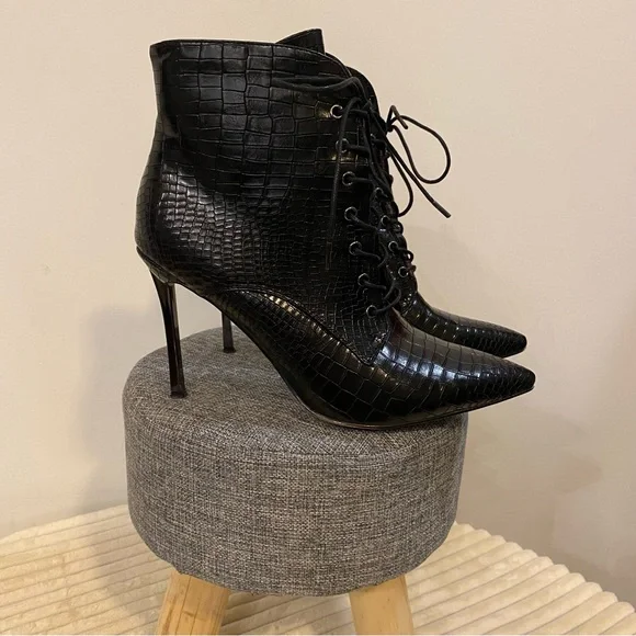 Wet Kiss Black Ankle Boots Stiletto Heel Pointed Toe Size 10 - Picture 3 of 13